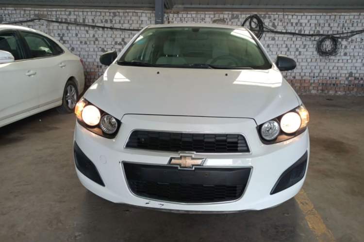 Used Chevrolet Aveo Sonic 2011 Sedan 1.4L MT SL Exterior 1