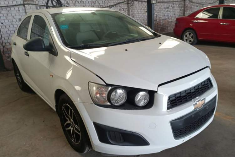 Used Chevrolet Aveo Sonic 2011 Sedan 1.4L MT SL Exterior 2