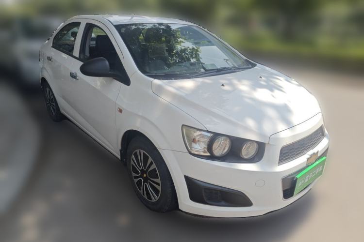 Used Chevrolet Aveo Sonic 2011 Sedan 1.4L MT SL Front Right 45 Deg