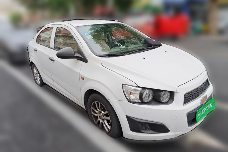 Used Chevrolet Aveo Sonic 2011 Sedan 1.4L MT SL Front Right 45 Deg