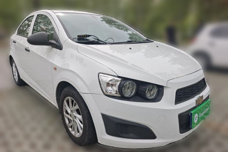 Used Chevrolet Aveo Sonic 2011 Sedan 1.4L MT SL Front Right 45 Deg