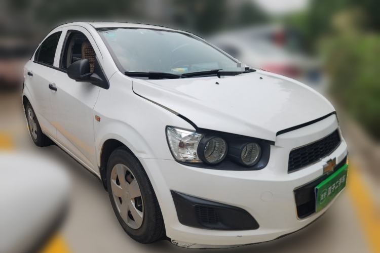 Used Chevrolet Aveo Sonic 2011 Sedan 1.4L MT SL Front Right 45 Deg