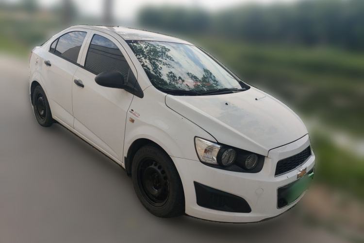 Used Chevrolet Aveo Sonic 2011 Sedan 1.4L MT SL Front Right 45 Deg