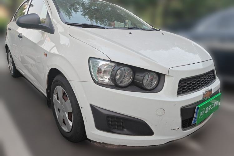Used Chevrolet Aveo Sonic 2011 Sedan 1.4L MT SL Front Right 45 Deg