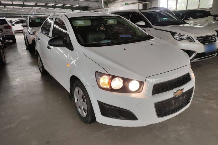 Used Chevrolet Aveo Sonic 2011 Sedan 1.4L MT SL Front Right 45 Deg