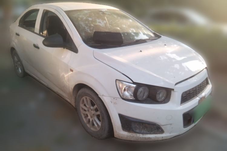 Used Chevrolet Aveo Sonic 2011 Sedan 1.4L MT SL Front Right 45 Deg