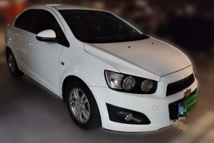Used Chevrolet Aveo Sonic 2011 Sedan 1.4L Manual Transmission SE Front Right 45 Deg
