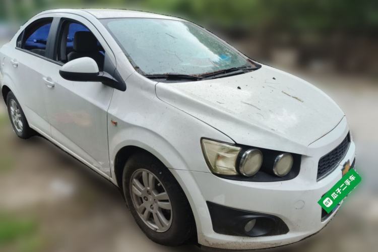 Used Chevrolet Aveo Sonic 2011 Sedan 1.4L Manual Transmission SE Front Right 45 Deg