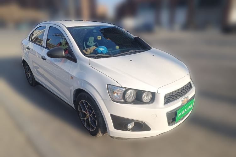 Used Chevrolet Aveo Sonic 2011 Sedan 1.4L MT SL Front Right 45 Deg