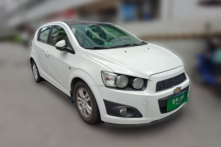 Used Chevrolet Aveo Sonic 2011 Hatchback 1.4L Automatic SE Front Right 45 Deg