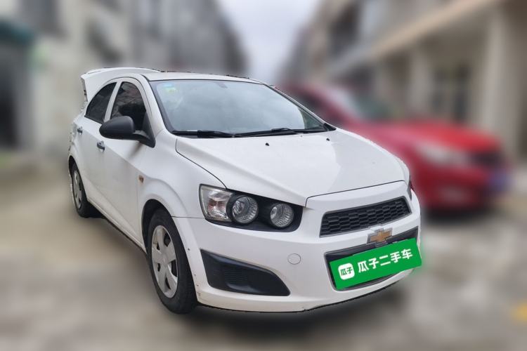 Used Chevrolet Aveo Sonic 2011 Sedan 1.4L MT SL Front Right 45 Deg