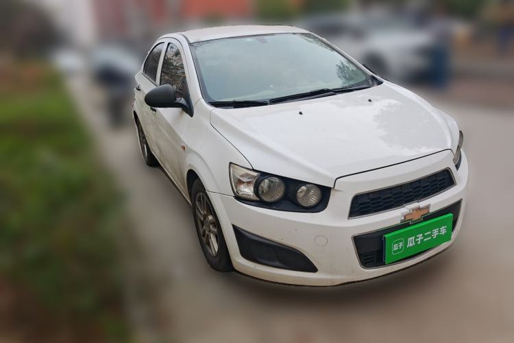 Used Chevrolet Aveo Sonic 2011 Sedan 1.4L MT SL Front Right 45 Deg