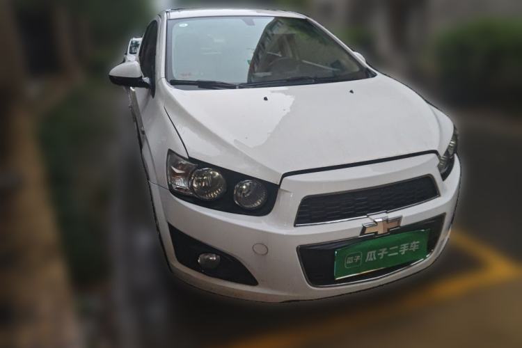 Used Chevrolet Aveo Sonic 2011 Hatchback 1.4L MT SL Front Right 45 Deg