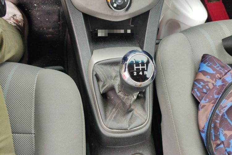 Used Chevrolet Aveo Sonic 2011 Sedan 1.4L MT SL Gear Lever