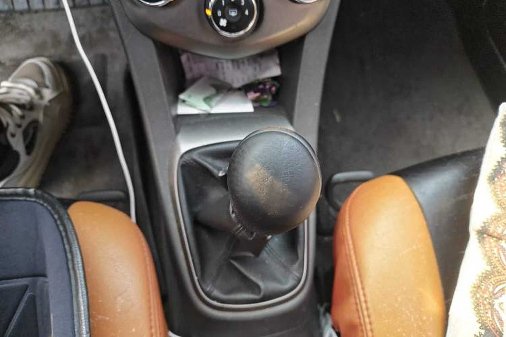 Used Chevrolet Aveo Sonic 2011 Sedan 1.4L MT SL Gear Lever
