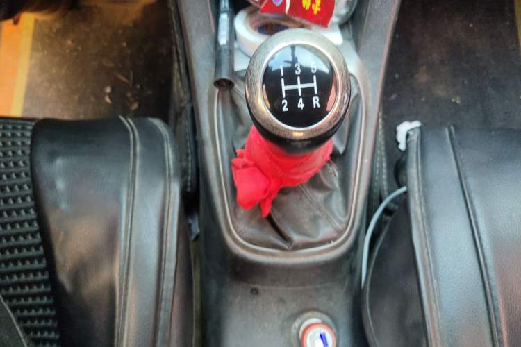 Used Chevrolet Aveo Sonic 2011 Sedan 1.6L Manual Transmission SX Gear Lever