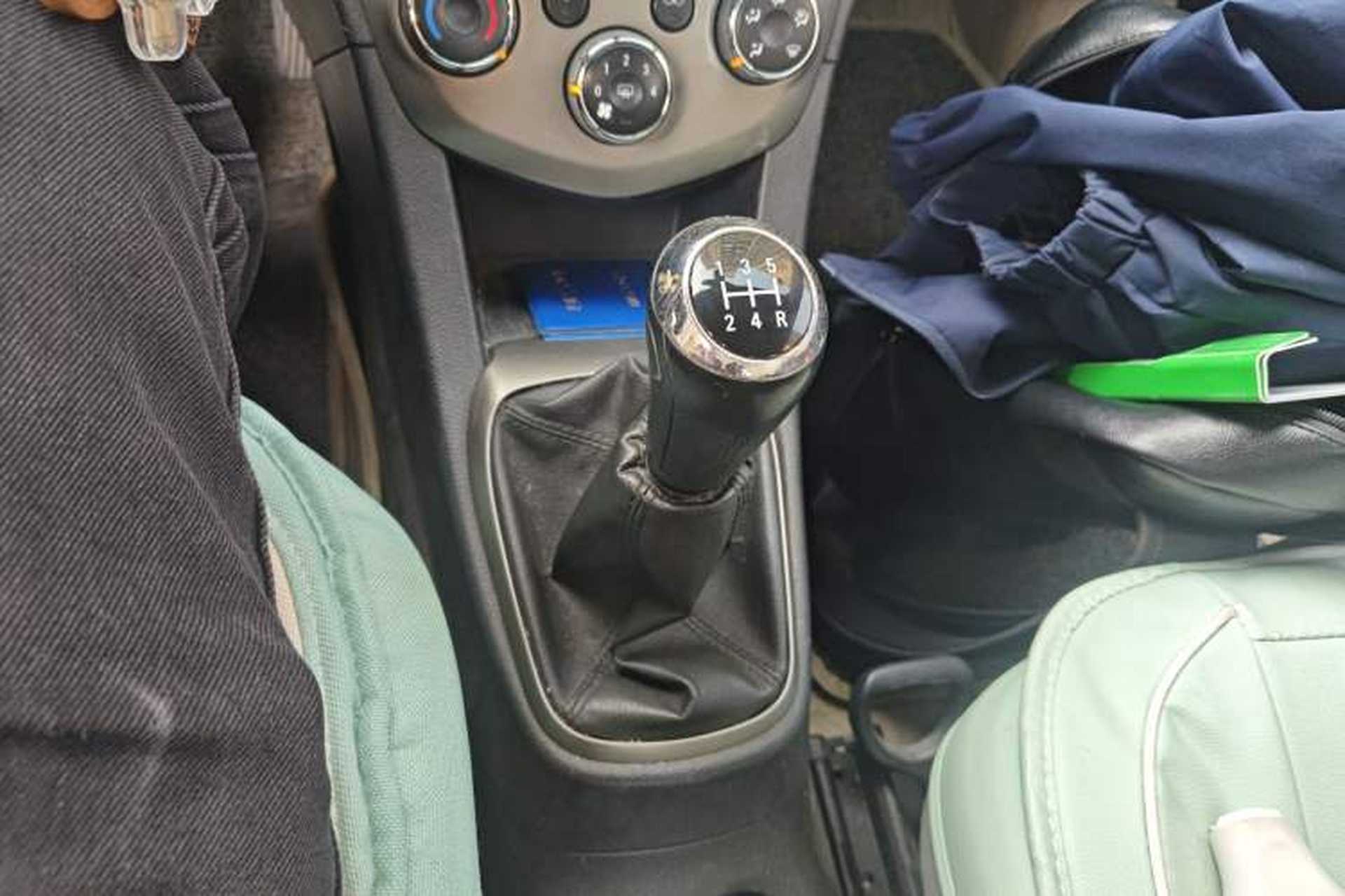Used Chevrolet Aveo Sonic 2011 Sedan 1.4L MT SL Gear Lever