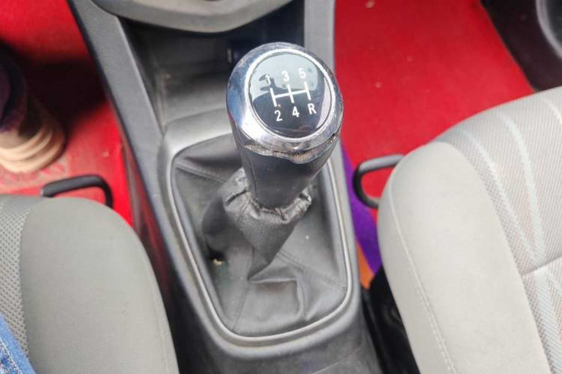 Used Chevrolet Aveo Sonic 2011 Hatchback 1.4L MT SE Gear Lever