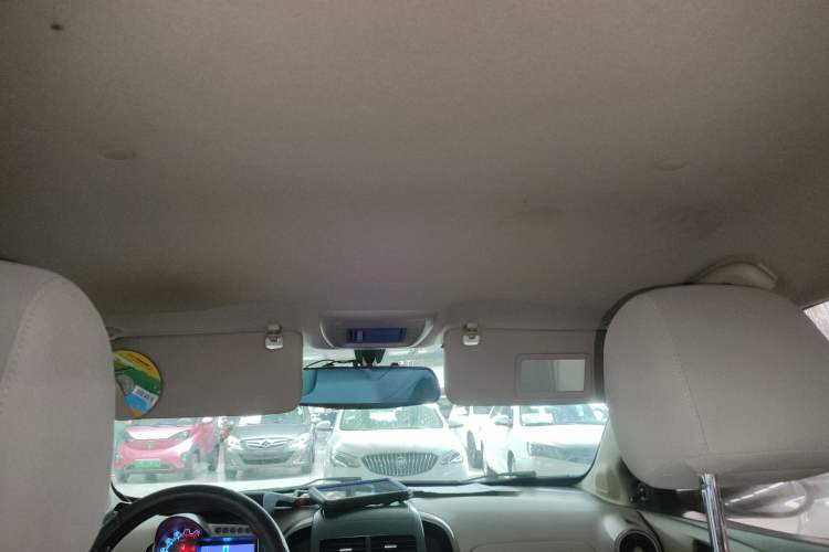 Used Chevrolet Aveo Sonic 2011 Sedan 1.4L MT SL Headliner