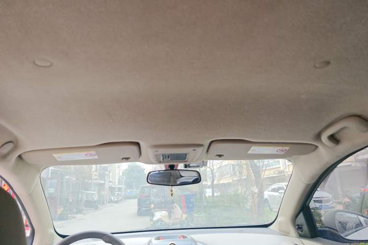 Used Chevrolet Aveo Sonic 2011 Sedan 1.4L MT SL Headliner