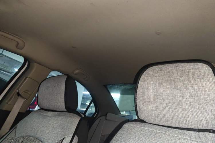 Used Chevrolet Aveo Sonic 2011 Sedan 1.4L MT SL Headliner