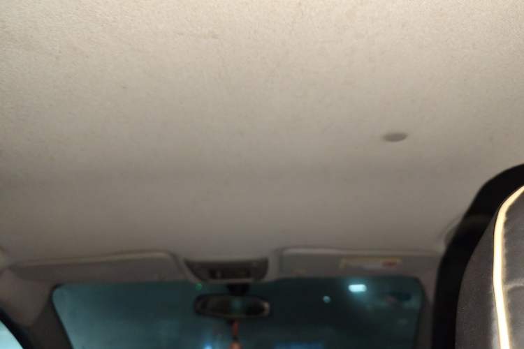Used Chevrolet Aveo Sonic 2011 Sedan 1.4L MT SL Headliner