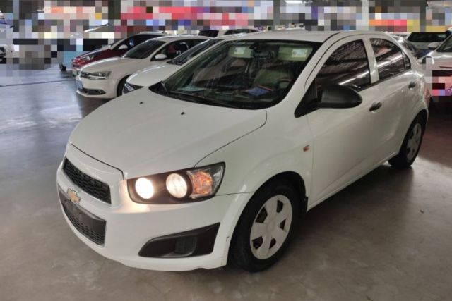 Used Chevrolet Aveo Sonic 2011 Sedan 1.4L MT SL