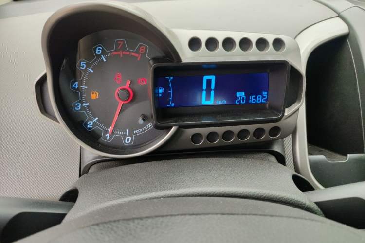Used Chevrolet Aveo Sonic 2011 Sedan 1.4L MT SL Instrument Cluster