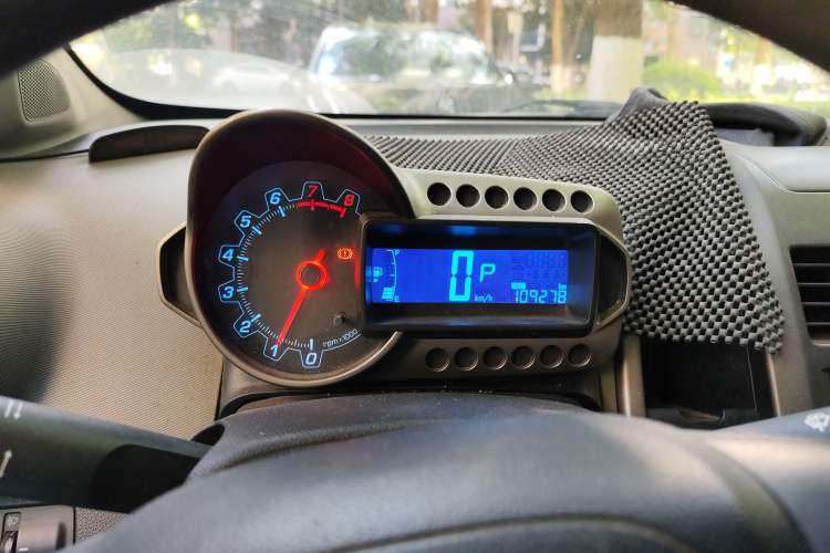 Used Chevrolet Aveo Sonic 2011 Sedan 1.4L Automatic SL Instrument Cluster