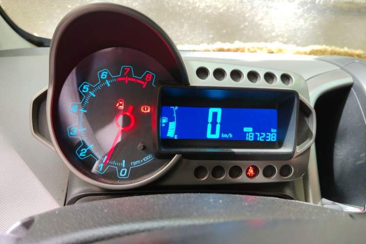 Used Chevrolet Aveo Sonic 2011 Sedan 1.4L Manual Transmission SE Instrument Cluster