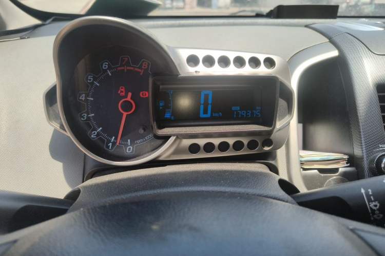 Used Chevrolet Aveo Sonic 2011 Sedan 1.4L MT SL Instrument Cluster