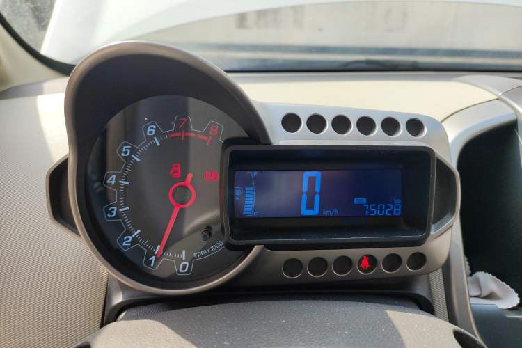 Used Chevrolet Aveo Sonic 2011 Sedan 1.4L MT SL Instrument Cluster