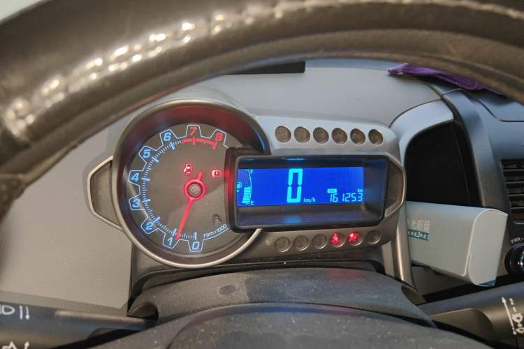 Used Chevrolet Aveo Sonic 2011 Sedan 1.4L Manual Transmission SE Instrument Cluster