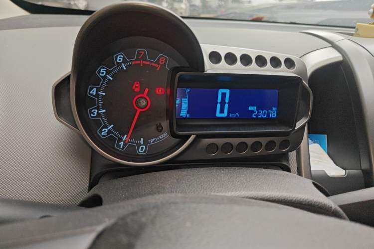 Used Chevrolet Aveo Sonic 2011 Sedan 1.4L Manual Transmission SE Instrument Cluster