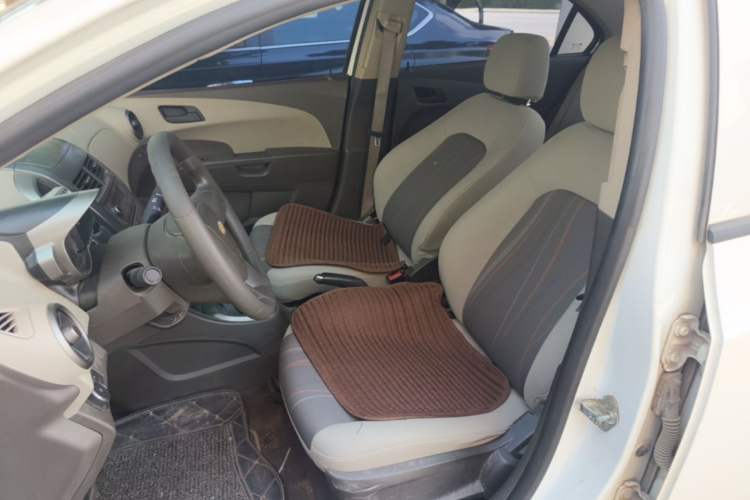 Used Chevrolet Aveo Sonic 2011 Sedan 1.4L MT SL Left Front Seat