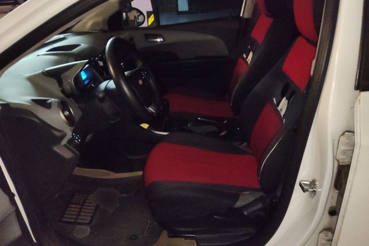 Used Chevrolet Aveo Sonic 2011 Sedan 1.4L Manual Transmission SE Left Front Seat
