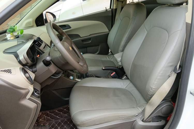 Used Chevrolet Aveo Sonic 2011 Sedan 1.4L MT SL Left Front Seat