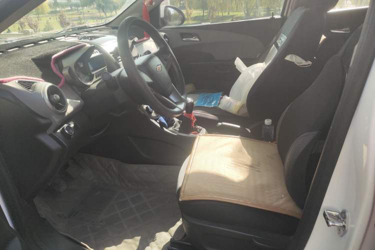 Used Chevrolet Aveo Sonic 2011 Sedan 1.4L Manual Transmission SE Left Front Seat