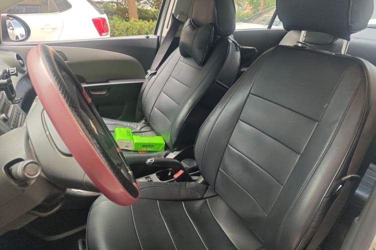 Used Chevrolet Aveo Sonic 2011 Sedan 1.4L MT SL Left Front Seat