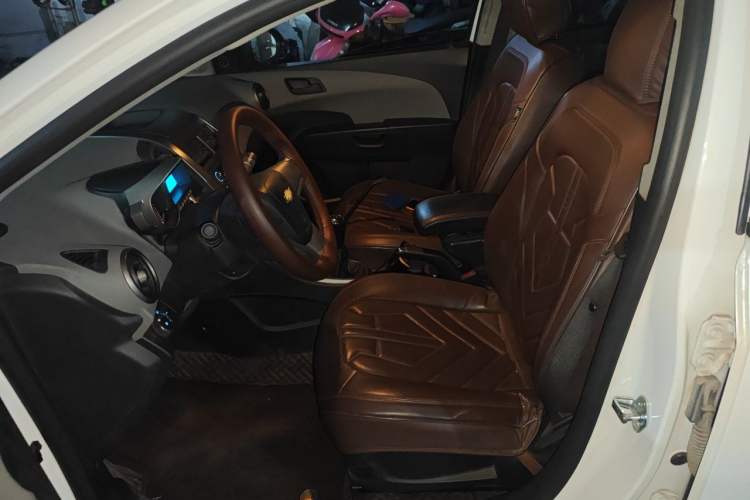 Used Chevrolet Aveo Sonic 2011 Sedan 1.4L MT SL Left Front Seat