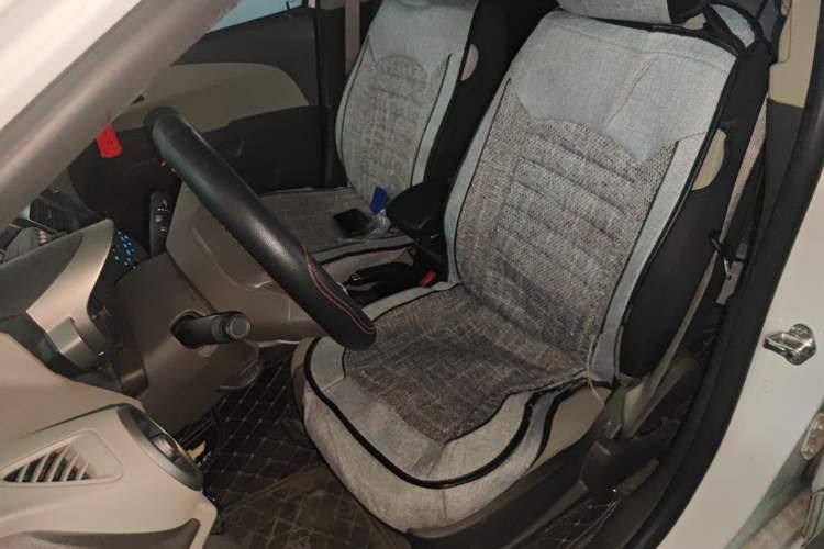 Used Chevrolet Aveo Sonic 2011 Sedan 1.4L MT SL Left Front Seat