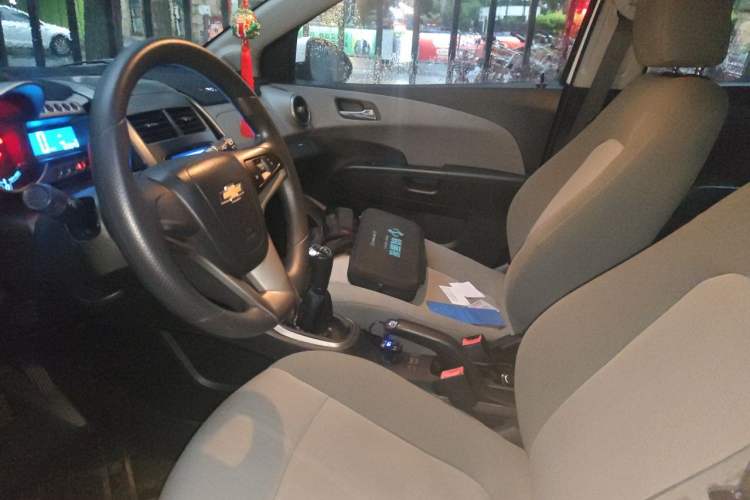Used Chevrolet Aveo Sonic 2011 Hatchback 1.4L MT SL Left Front Seat