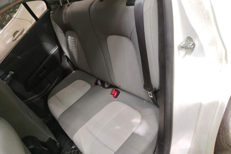 Used Chevrolet Aveo Sonic 2011 Sedan 1.4L Manual Transmission SE Left Rear Seat