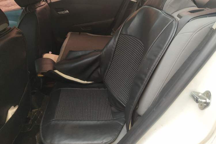 Used Chevrolet Aveo Sonic 2011 Sedan 1.6L Manual Transmission SX Left Rear Seat
