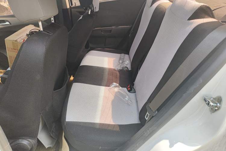 Used Chevrolet Aveo Sonic 2011 Sedan 1.4L MT SL Left Rear Seat