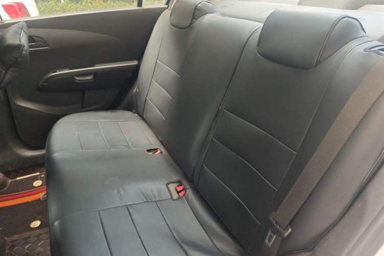 Used Chevrolet Aveo Sonic 2011 Sedan 1.4L MT SL Left Rear Seat
