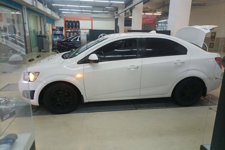 Used Chevrolet Aveo Sonic 2011 Sedan 1.4L Manual Transmission SE Left Side