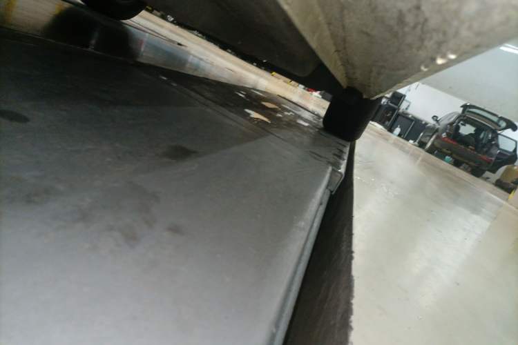 Used Chevrolet Aveo Sonic 2011 Sedan 1.4L Manual Transmission SE Left Side Sill