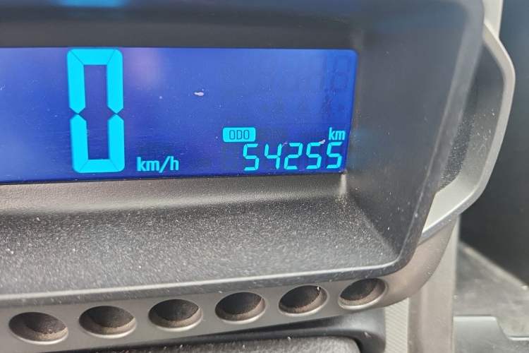 Used Chevrolet Aveo Sonic 2011 Sedan 1.4L MT SL Odometer Close Up