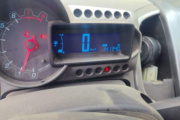 Used Chevrolet Aveo Sonic 2011 Sedan 1.4L MT SL Odometer Close Up